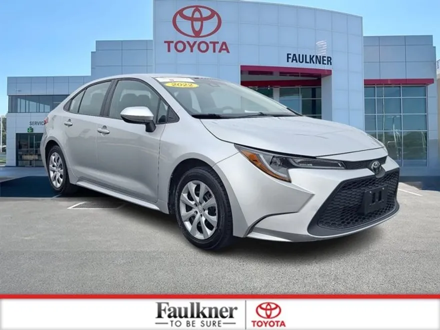 2022 Toyota Corolla LE photo 1