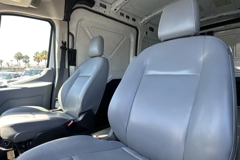 2019 Ford Transit Van photo 1