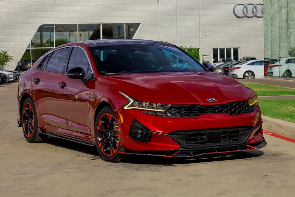 2021 Kia K5 GT-Line photo 1