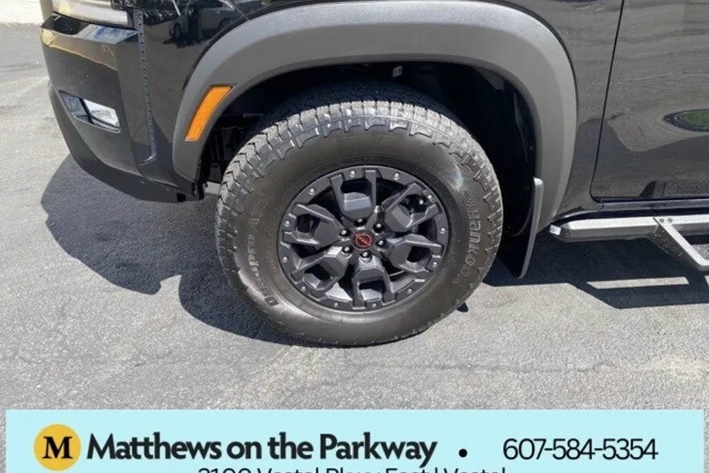 2022 Nissan Frontier PRO-4X photo 1