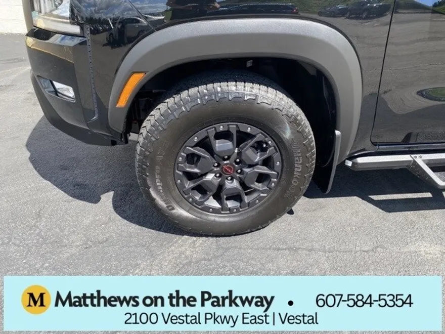 2022 Nissan Frontier PRO-4X photo 1