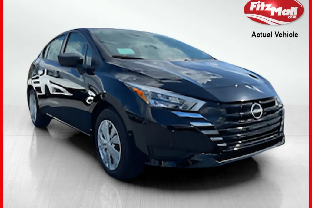 2025 Nissan Versa 1.6 S photo 1