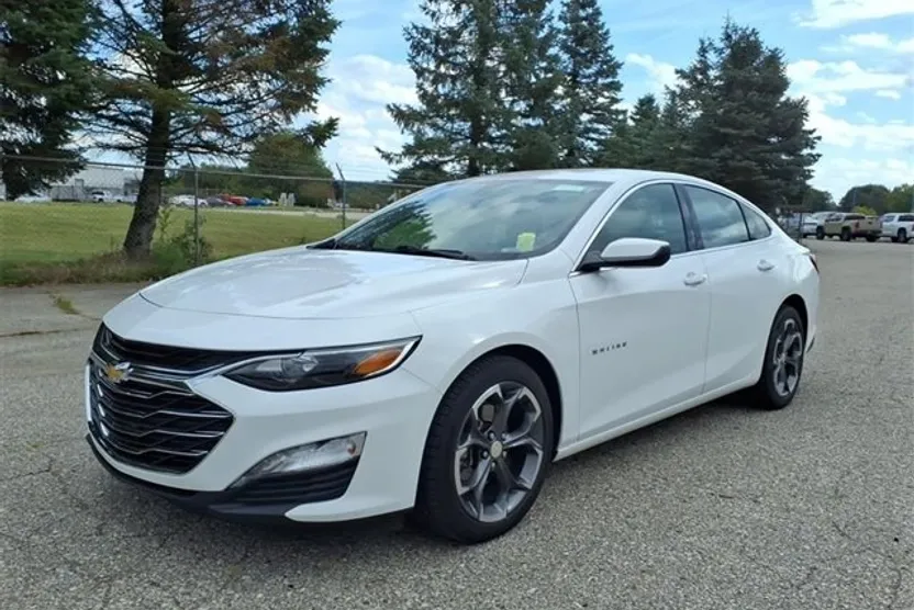 2022 Chevrolet Malibu 1LT photo 1