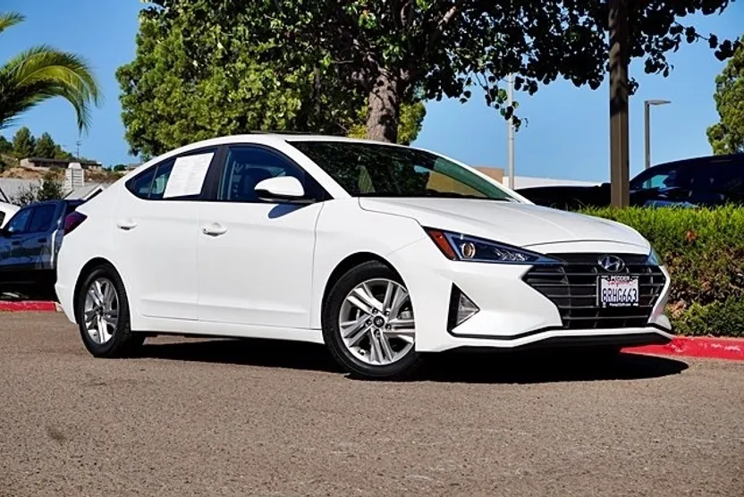 2020 Hyundai Elantra Value Edition photo 1