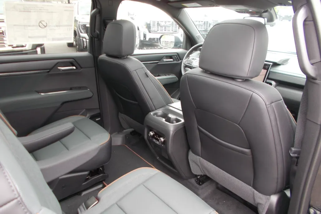 2025 Gmc Acadia AT4 photo 1