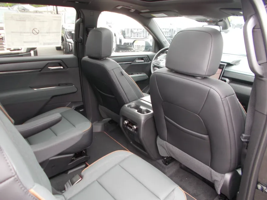 2025 Gmc Acadia AT4 photo 1