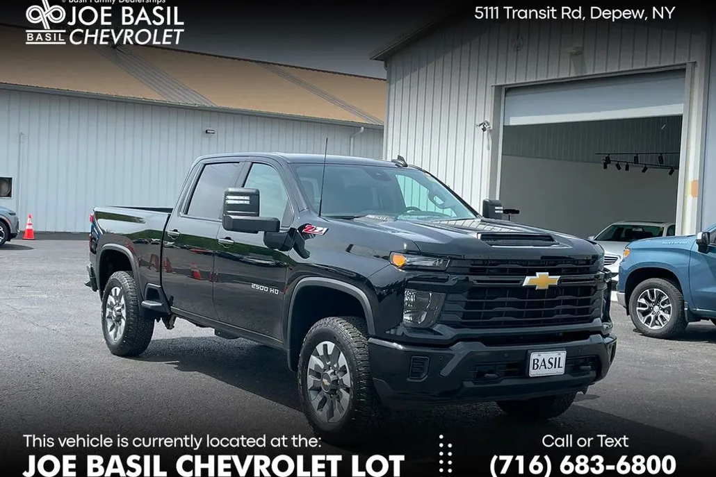 2025 Chevrolet Silverado 2500HD Custom photo 1