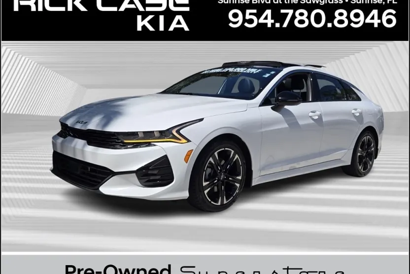 2022 Kia K5 GT-Line photo 1