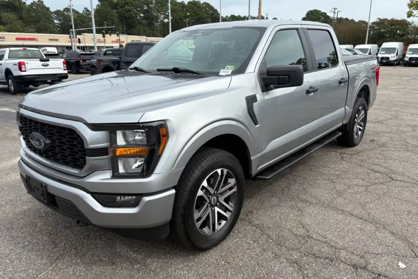 2023 Ford F-150 XL photo 1