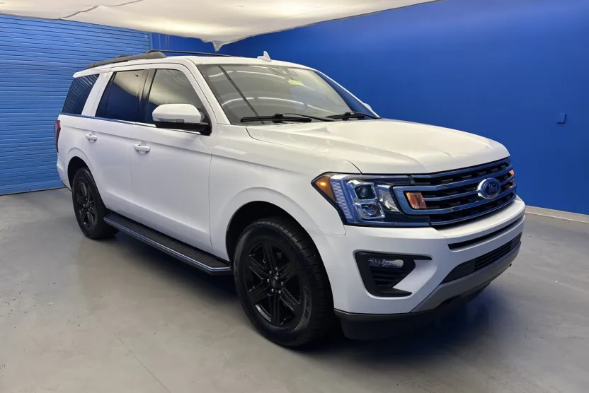 2021 Ford Expedition XLT photo 1