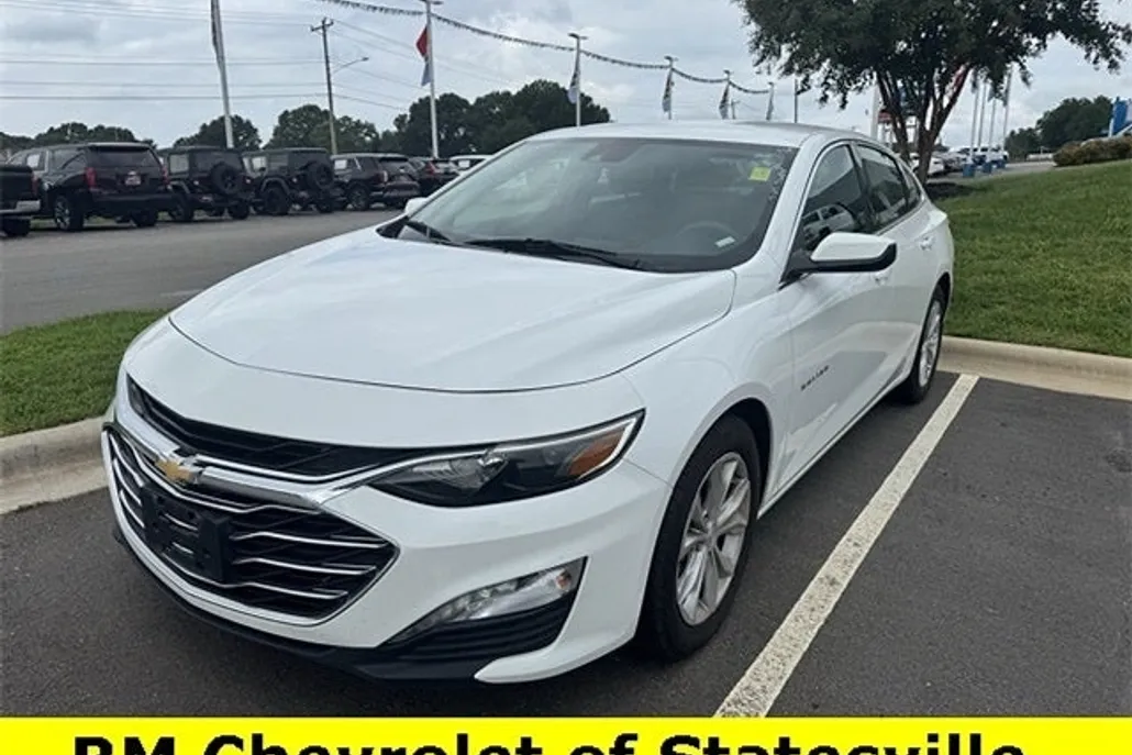 2024 Chevrolet Malibu 1LT photo 1
