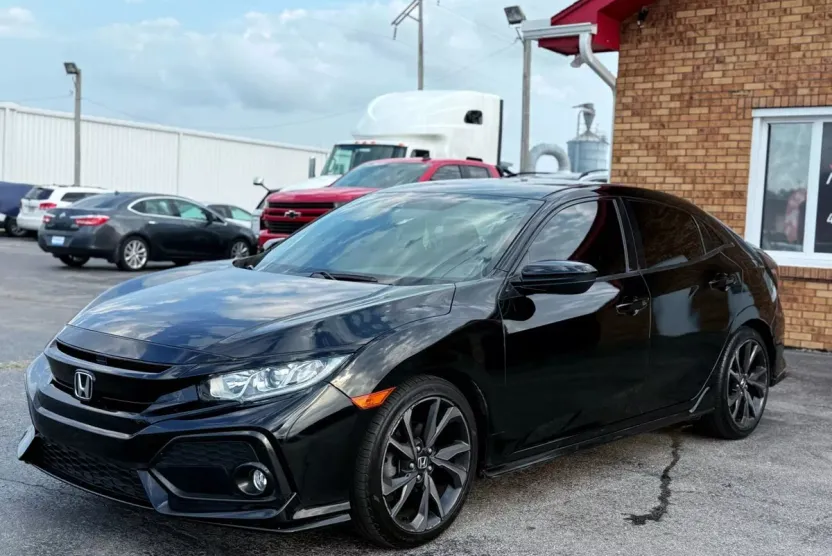 2019 Honda Civic Sport Hatchback photo 1