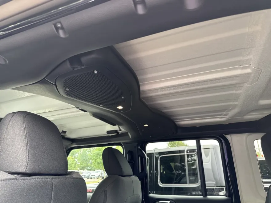 2025 Jeep Wrangler Willys photo 1