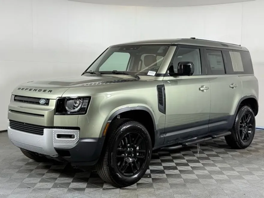 2025 Land Rover Defender 110 S photo 2