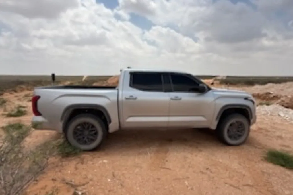 2022 Toyota Tundra SR5 photo 1