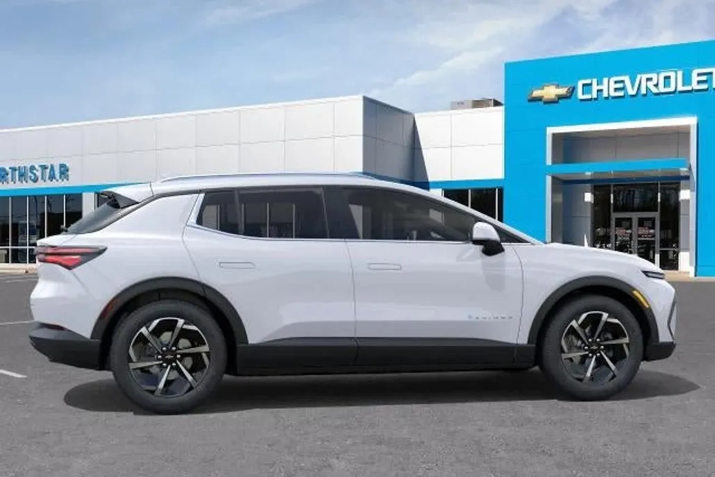 2026 Chevrolet Equinox EV 1LT photo 1