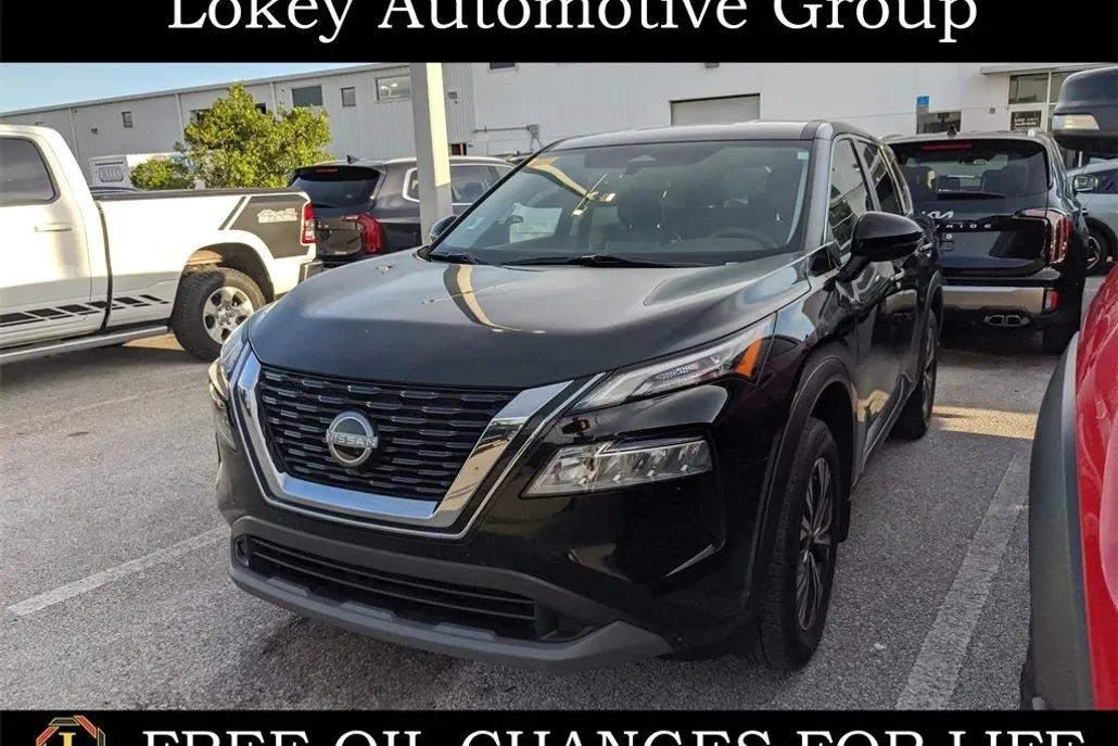 2022 Nissan Rogue SV photo 1