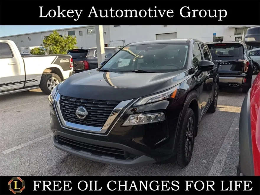 2022 Nissan Rogue SV photo 1