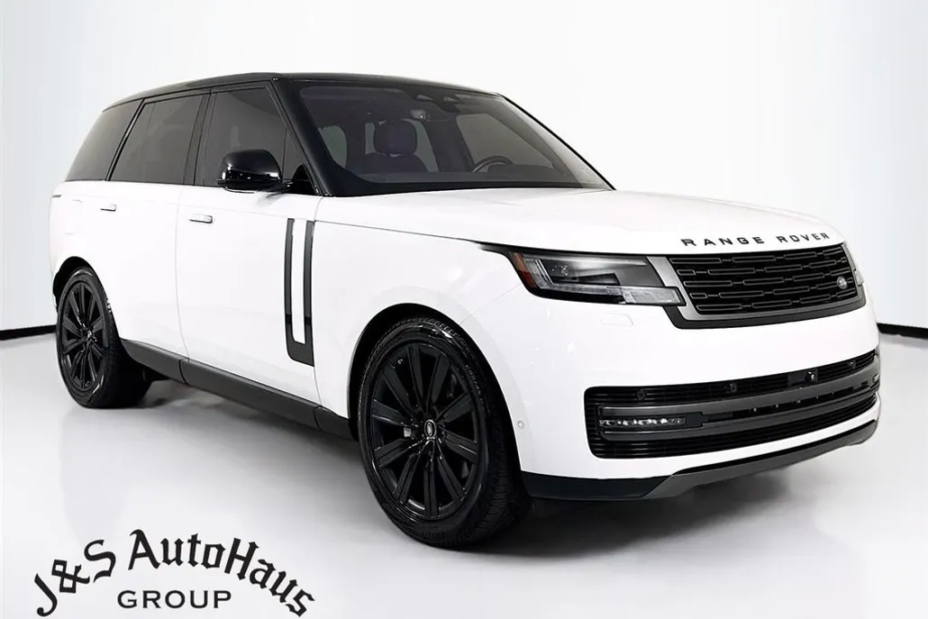 2023 Land Rover Range Rover SE photo 1
