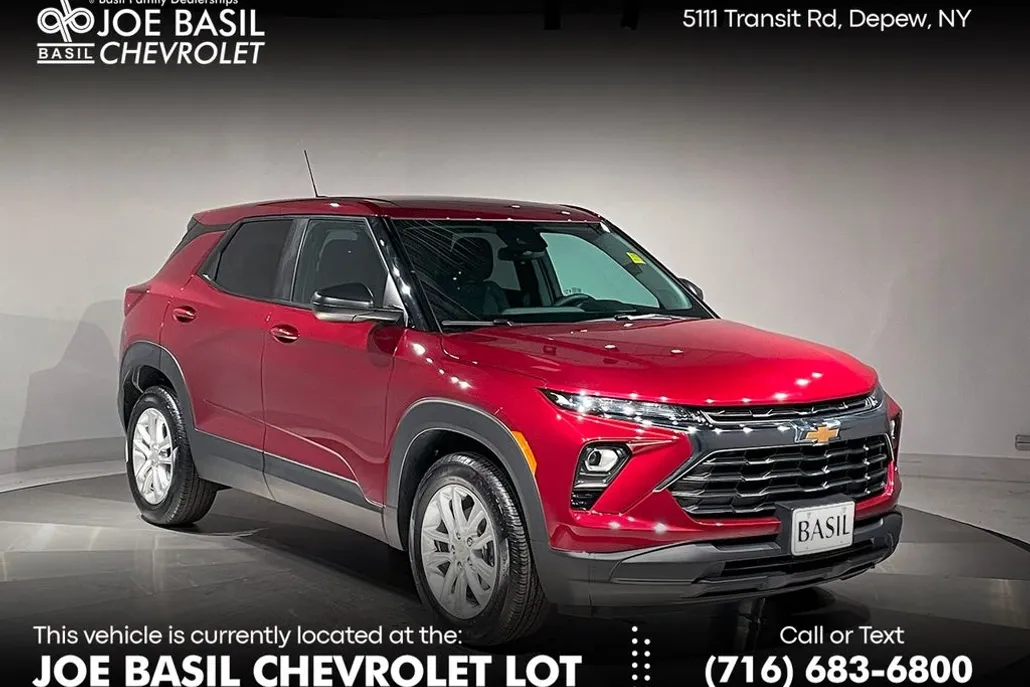 2025 Chevrolet Trailblazer LS photo 1