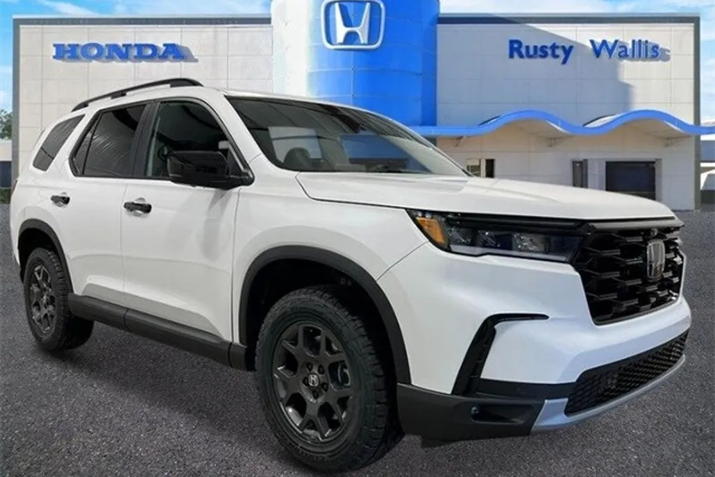2025 Honda Pilot TrailSport photo 1