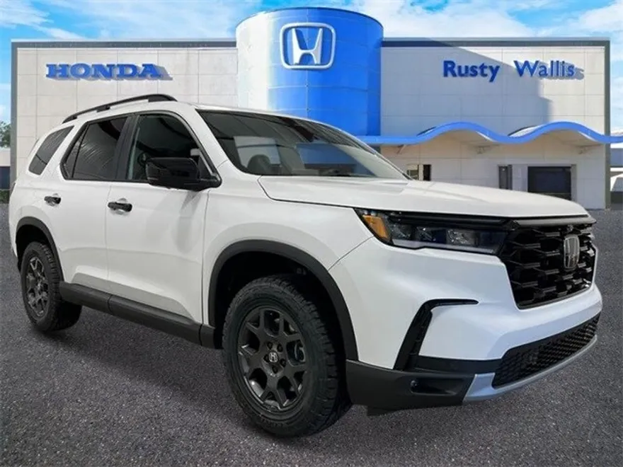 2025 Honda Pilot TrailSport photo 1