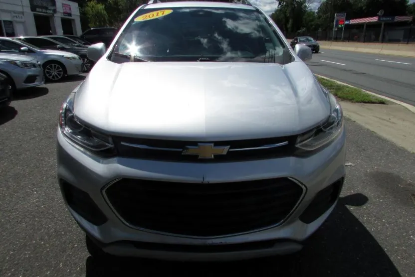2017 Chevrolet Trax LT photo 1