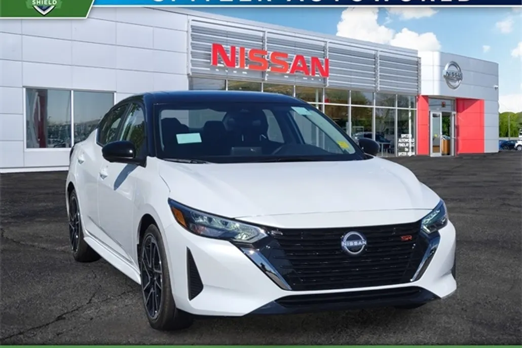 2025 Nissan Sentra SR photo 1