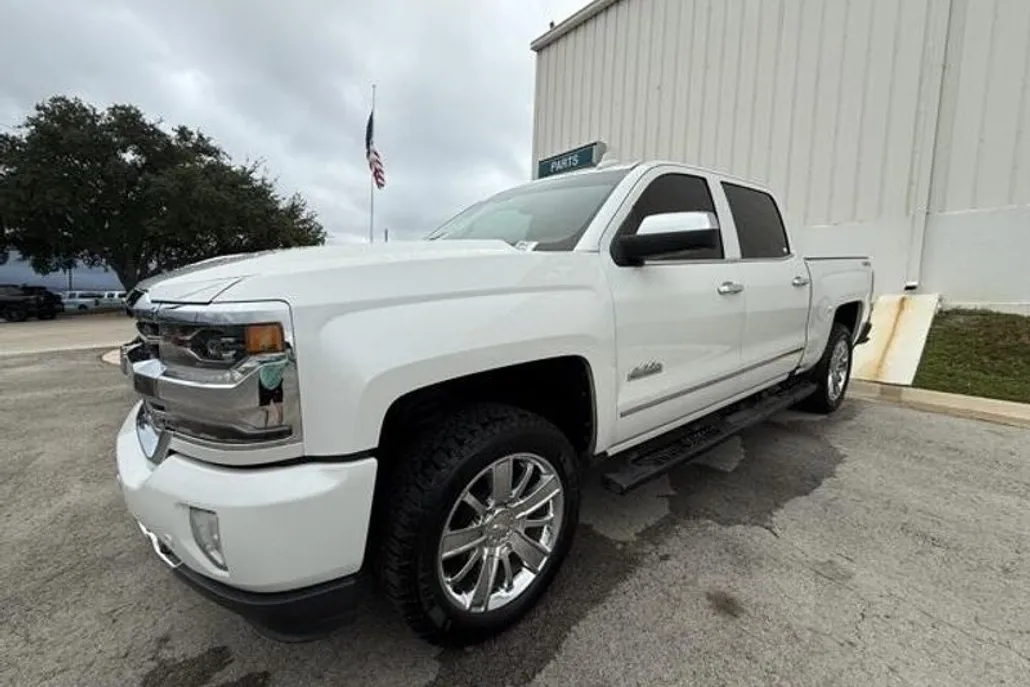 2018 Chevrolet Silverado 1500 High Country photo 1