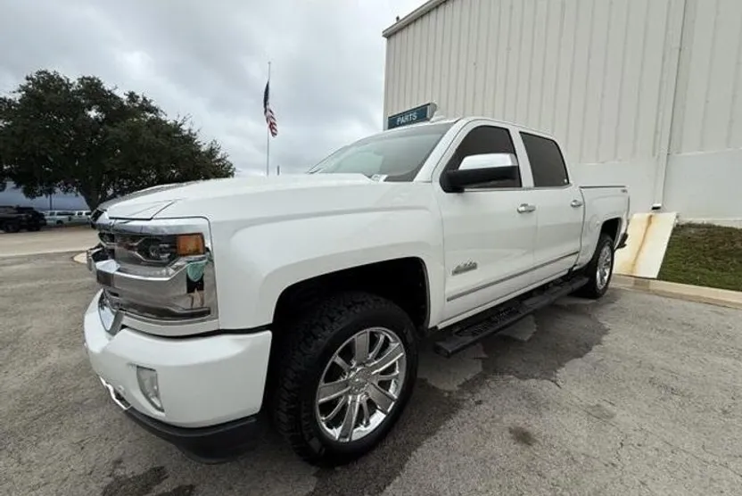 2018 Chevrolet Silverado 1500 High Country photo 1