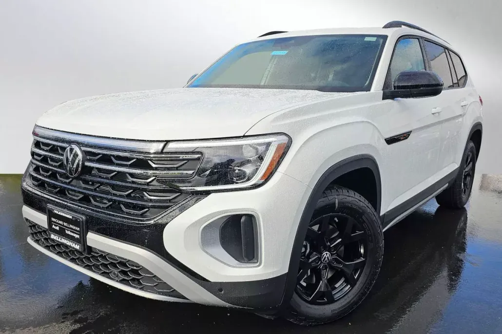2025 Volkswagen Atlas Peak Edition SE photo 1