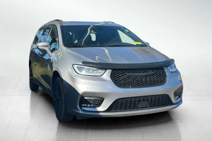 2021 Chrysler Pacifica Limited photo 1