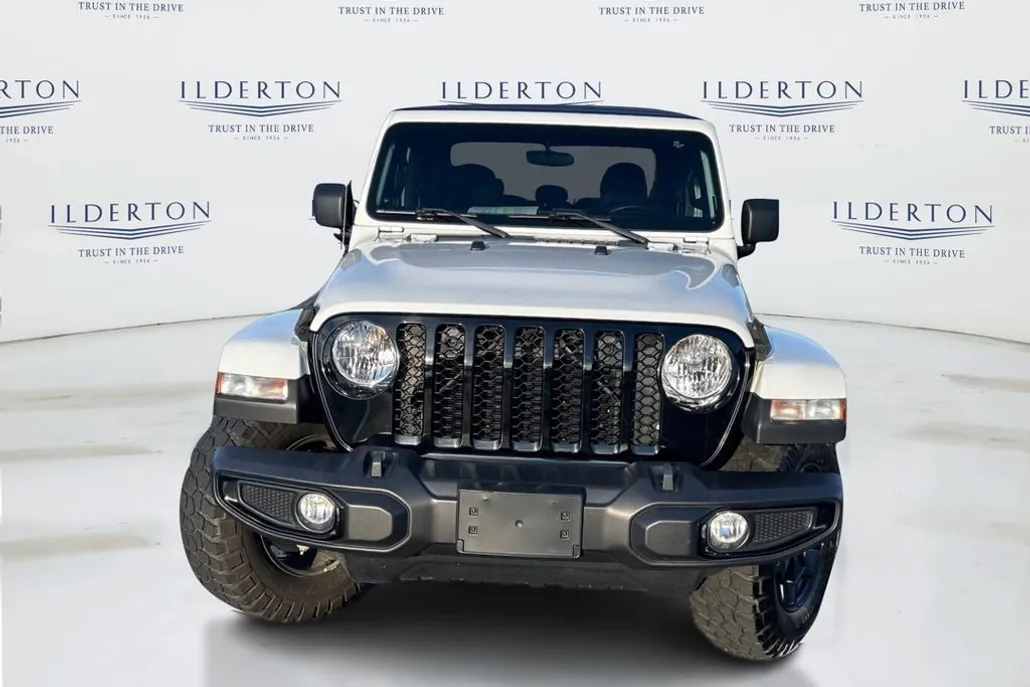 2021 Jeep Gladiator Willys Sport photo 1