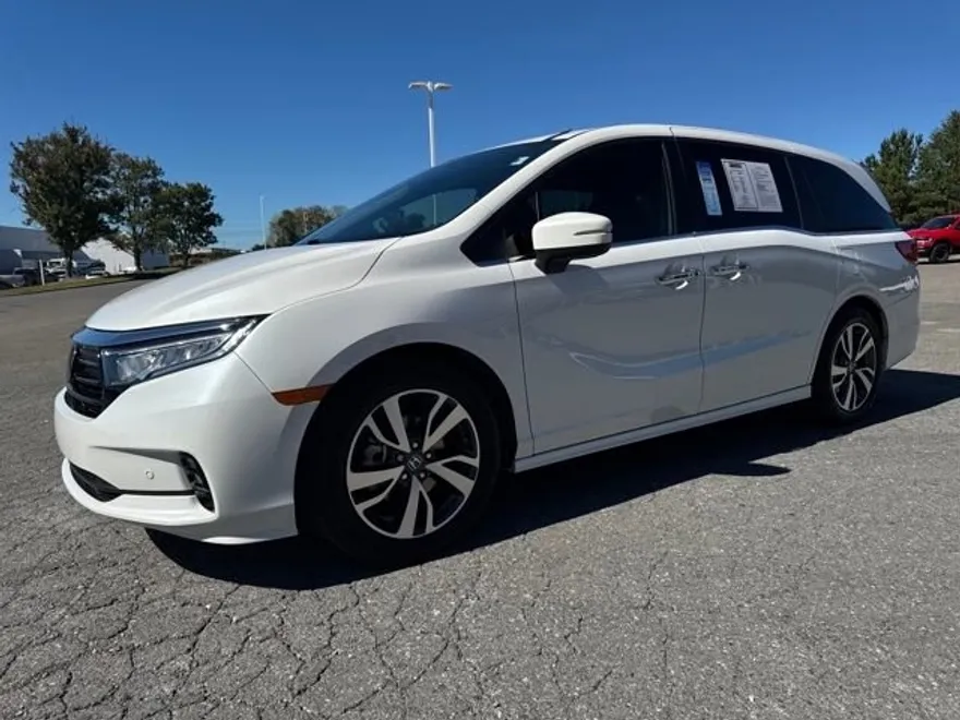 2023 Honda Odyssey Touring photo 1