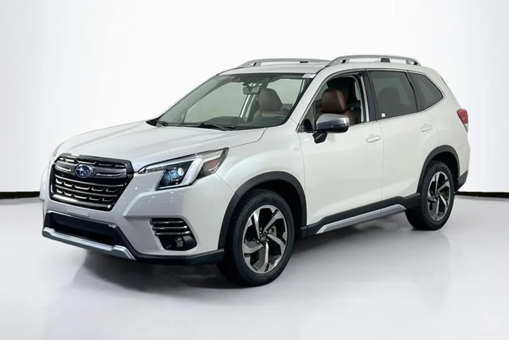 2022 Subaru Forester Touring photo 1