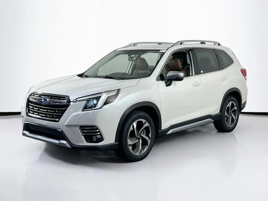 2022 Subaru Forester Touring photo 1