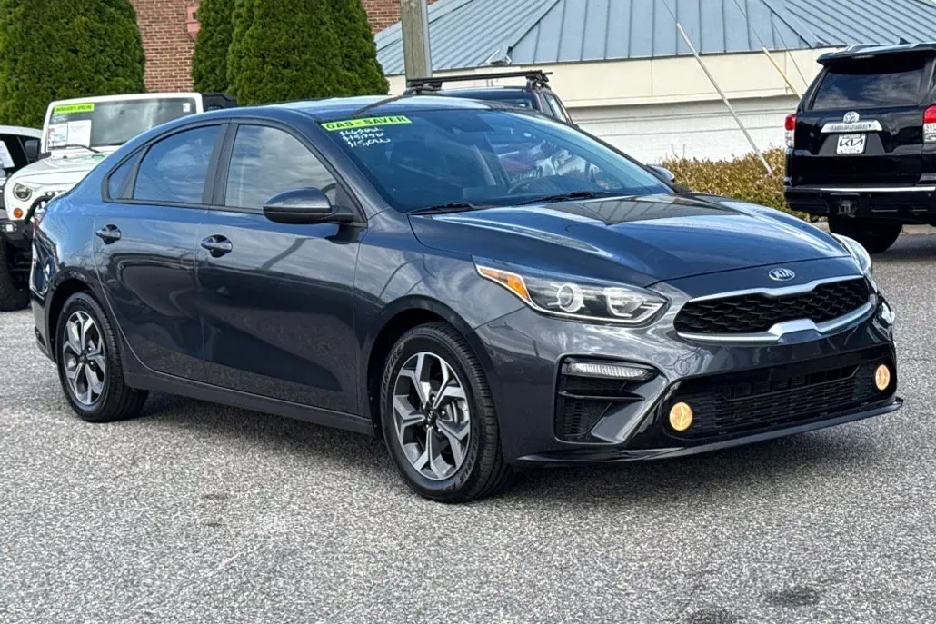 2020 Kia Forte FE LXS photo 1