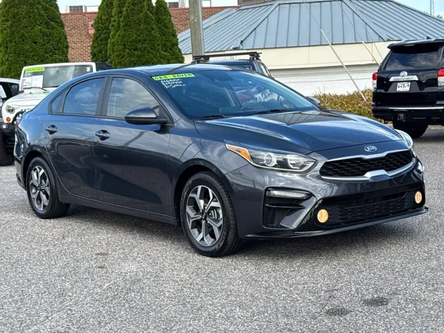 2020 Kia Forte FE LXS photo 1