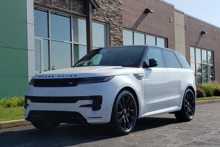 2025 Land Rover Range Rover Sport SE photo 1