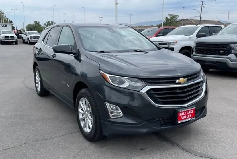 2020 Chevrolet Equinox LT photo 1