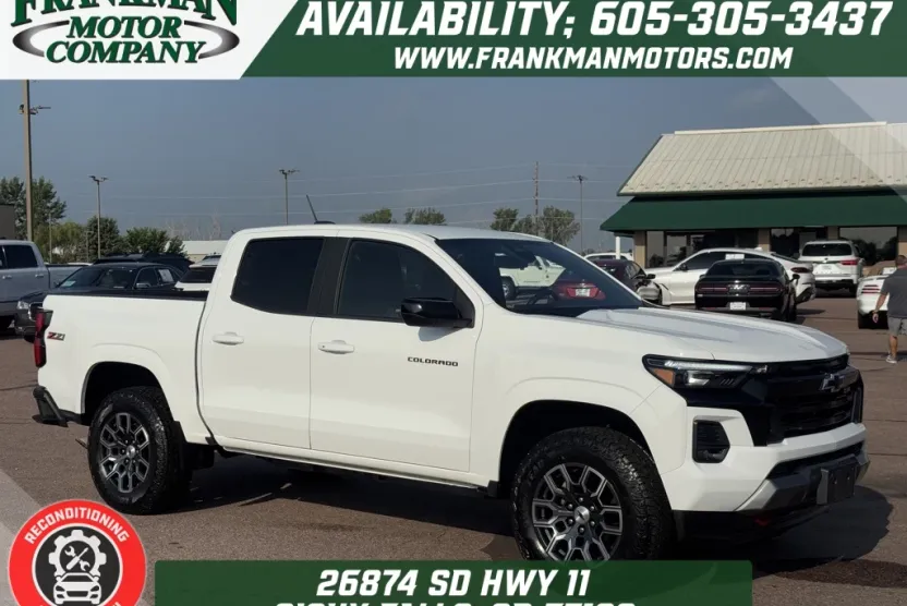 2023 Chevrolet Colorado Z71 photo 1