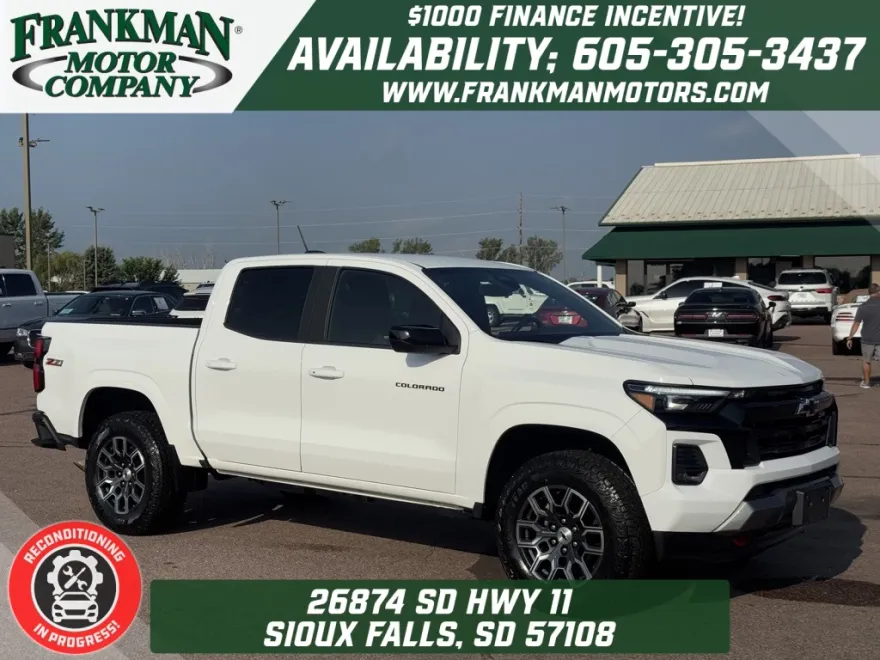 2023 Chevrolet Colorado Z71 photo 1