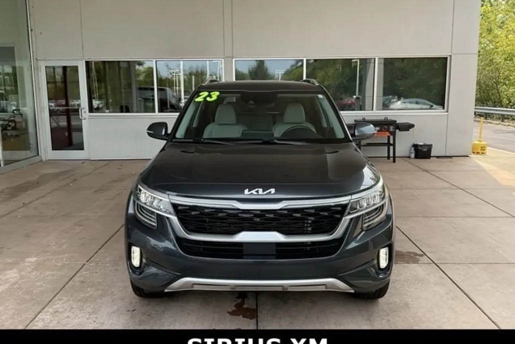 2023 Kia Seltos SX photo 1
