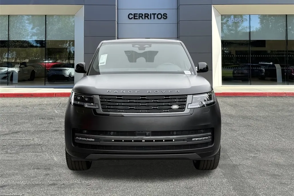 2025 Land Rover Range Rover SE photo 1