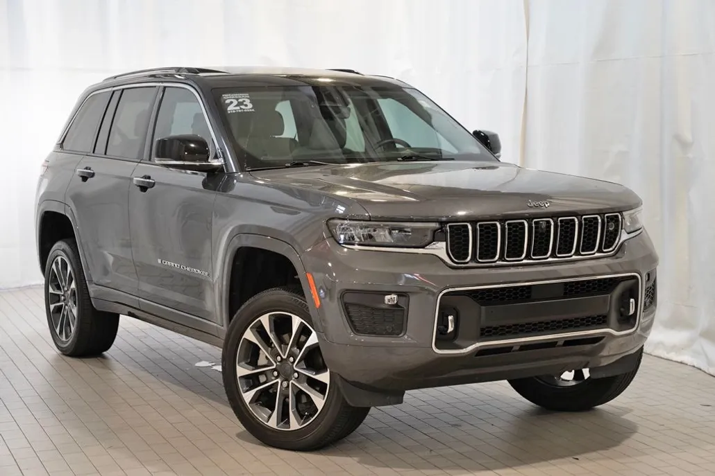 2023 Jeep Grand Cherokee Overland photo 1