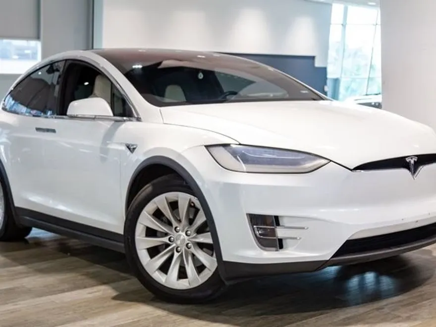 2019 Tesla Model X 75D photo 1