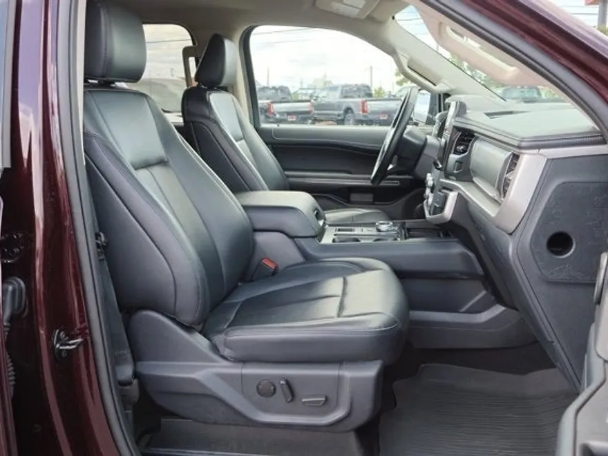 2024 Ford Expedition XLT photo 37