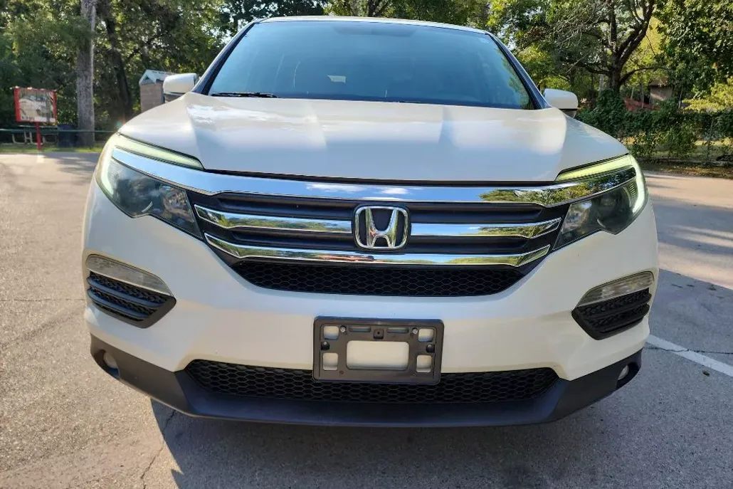 2017 Honda Pilot EX photo 1