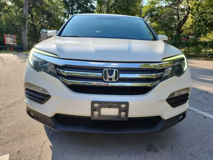 2017 Honda Pilot EX photo 1