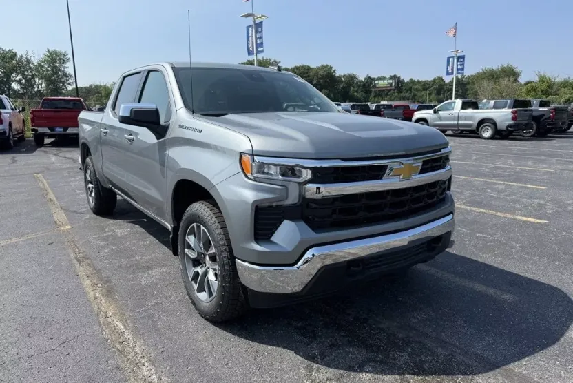 2025 Chevrolet Silverado 1500 LT photo 1